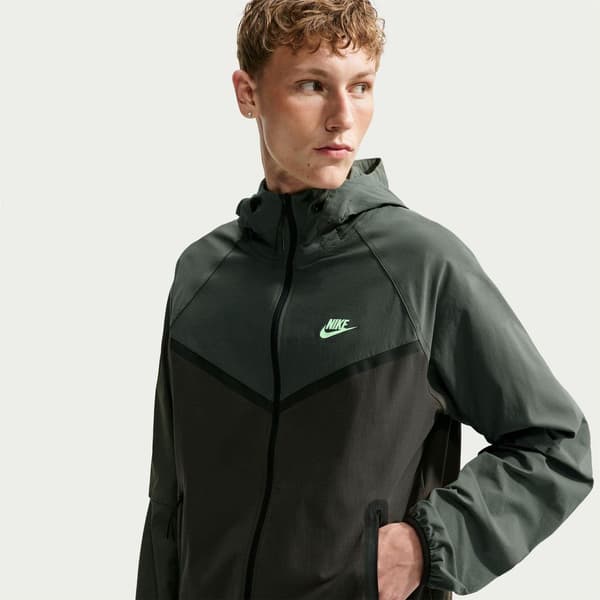 Nike Mens Tech Woven Hooded Jacket