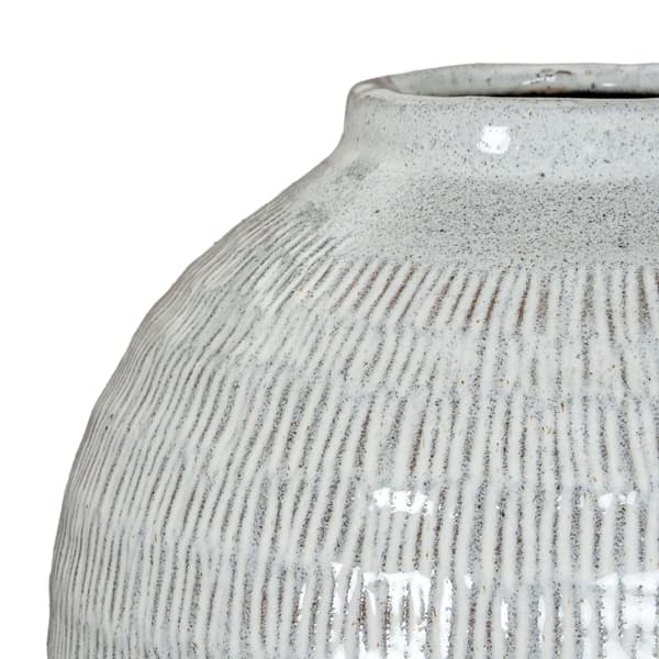 Hill Interiors Kemi Olpe Vas