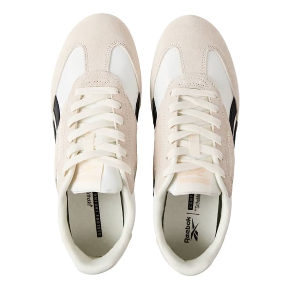 Reebok naisten World 70 -logolenkkarit