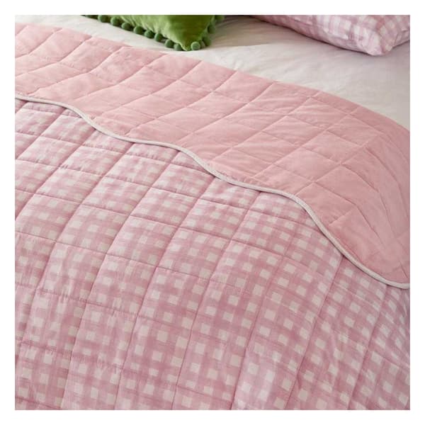 Furn Quilted Scalloped Bedspread