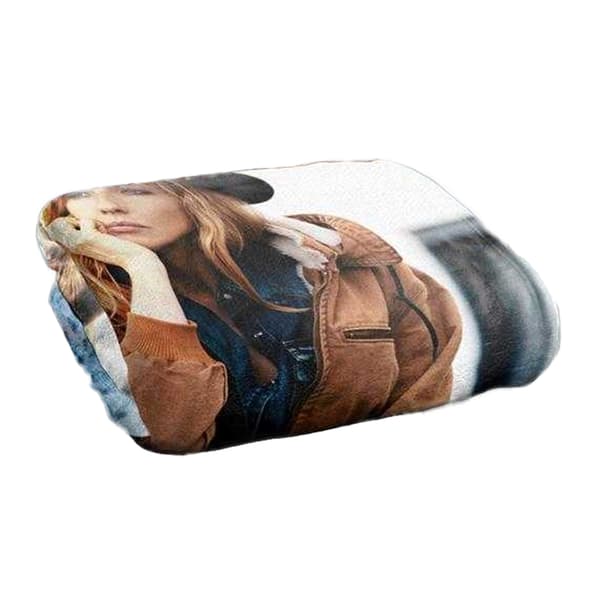 Yellowstone Deep Thought Silky Beth Dutton Supersoft Filt