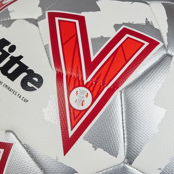 Mitre Emirates FA Cup 24/25 -jalkapallo