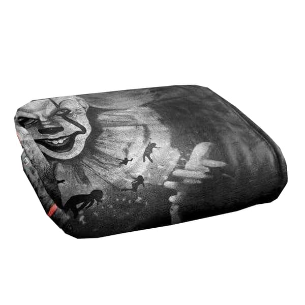 It Chapter 2 Pennywise In The Dark Soft Touch Blanket