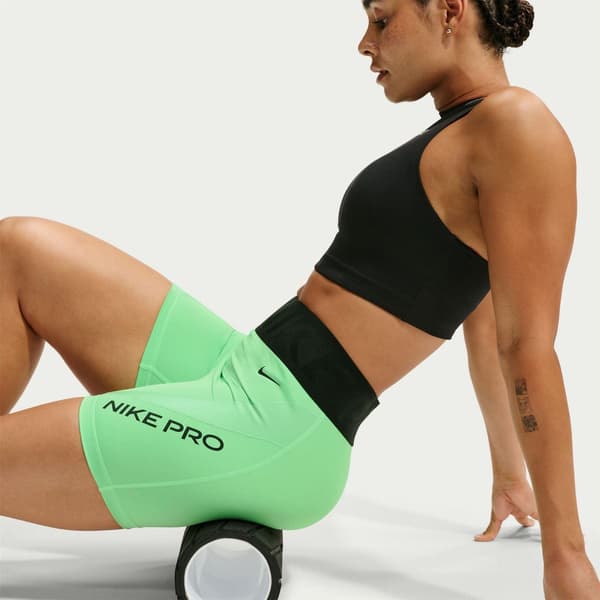 Nike Performance Colour Block Shorts för damer