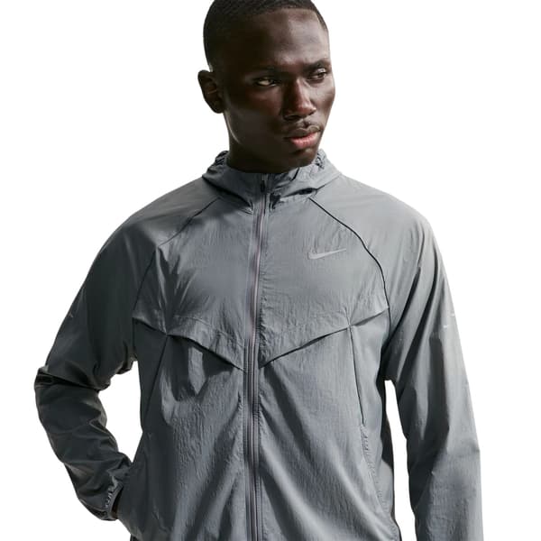 Nike Mens Stride Lightweight Hooded Jacket