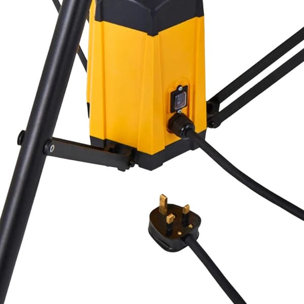 Stanley Lighting Plasterer's Area Light With Outlet Socket 4500 Lumens