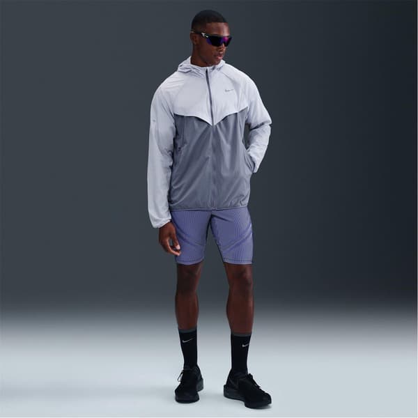 Nike Mens Stride Lightweight Hooded Jacket