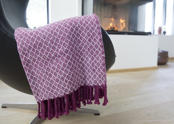 Filt med fransar i 100% bomull – 135 x 200 cm.