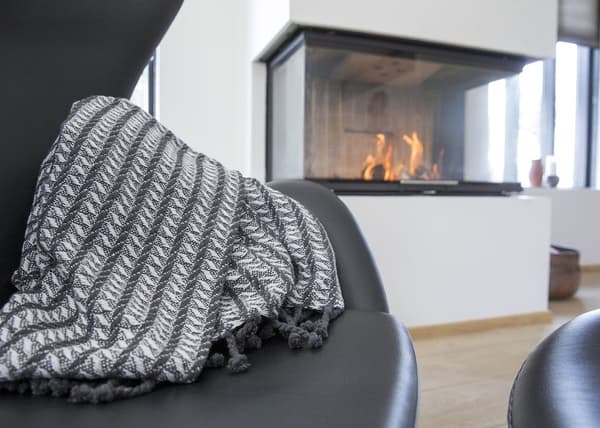 Filt med fransar i 100% bomull – 135 x 200 cm.