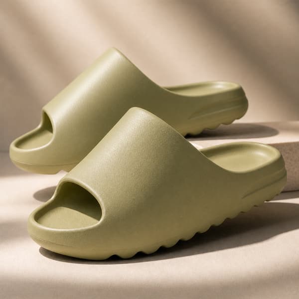 Slippers - Soft and non-slip - black, green or white -