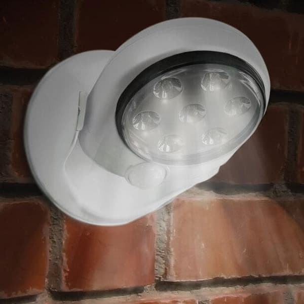 LED-sensorlampe m/bevegelsessensor og 360 graders vinkel