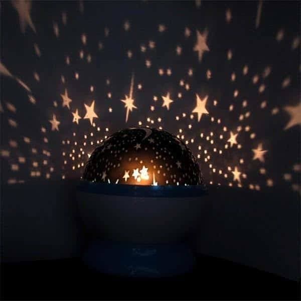 Flot natlampe med stjernehimmel