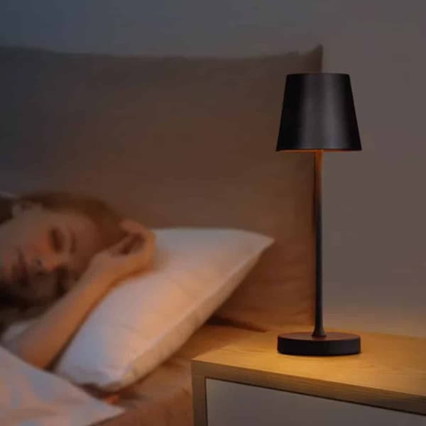 Bordlampe LED m/touch - ledningsfri - mange farver