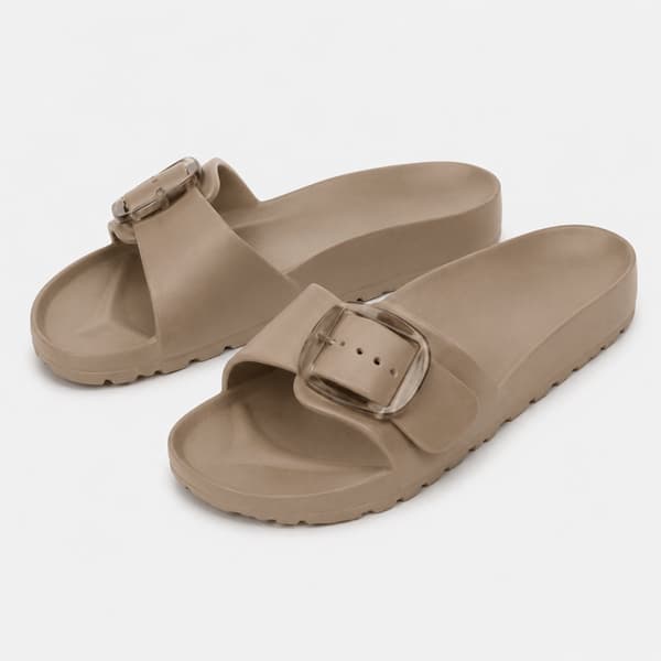 Lette slippers til kvinner – behagelige sommersandaler med spenne