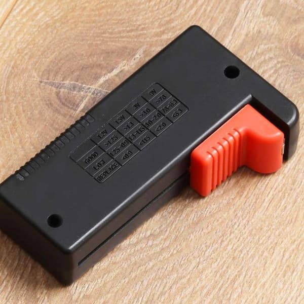 Universel Batteritesteren til AA, AAA, C, D, 9V og Knapbatterier