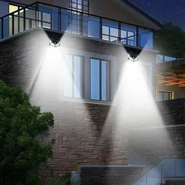 Udendørs projektor - 100 LED - Solenergi - Bevægelsessensor - 2 stk.