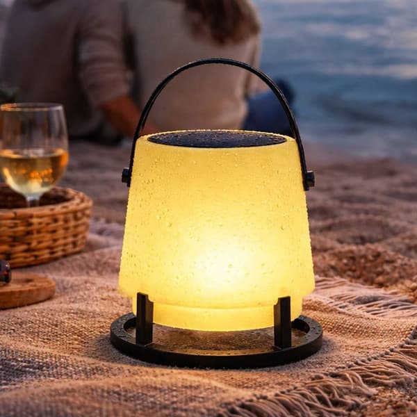 Bluetooth-høyttaler, 10 W utgang, solcellelading, LED-lys