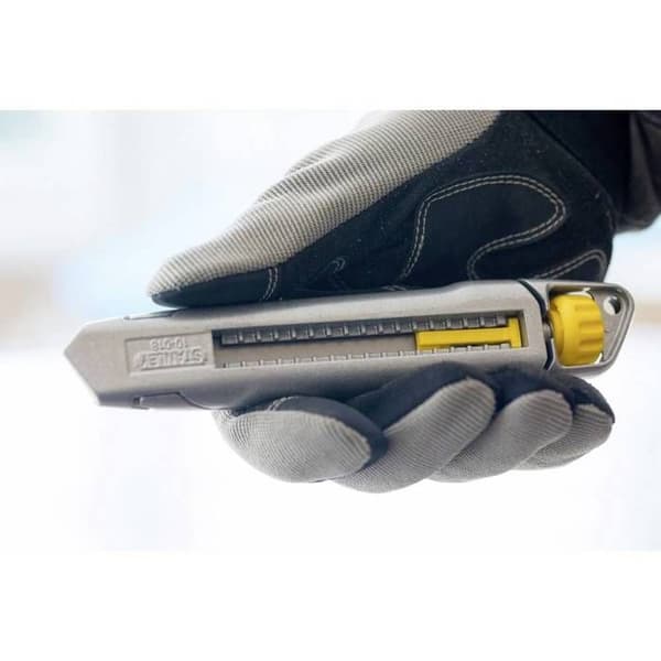 Cutter - STANLEY - Interlock® 18mm - Robust metalhus - Interlock låsesystem