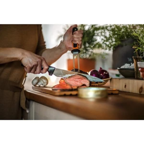 FISKARS-liha-veitsi