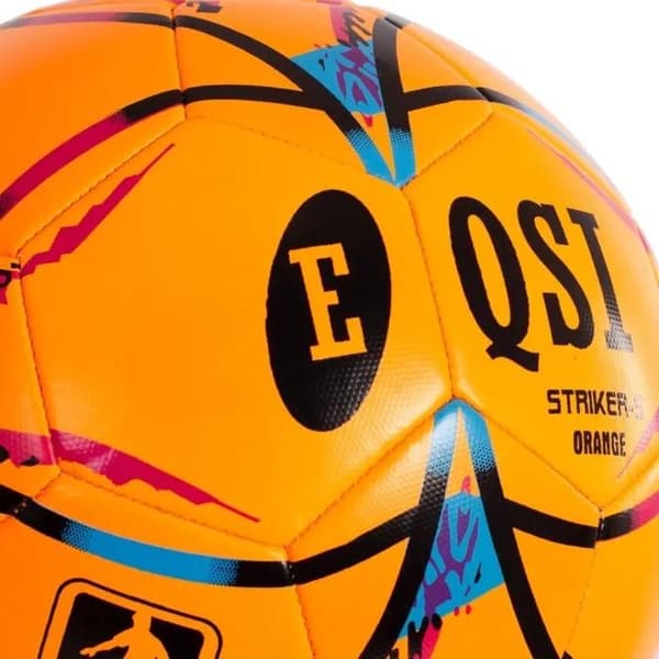 Eqsi Striker jalkapallo