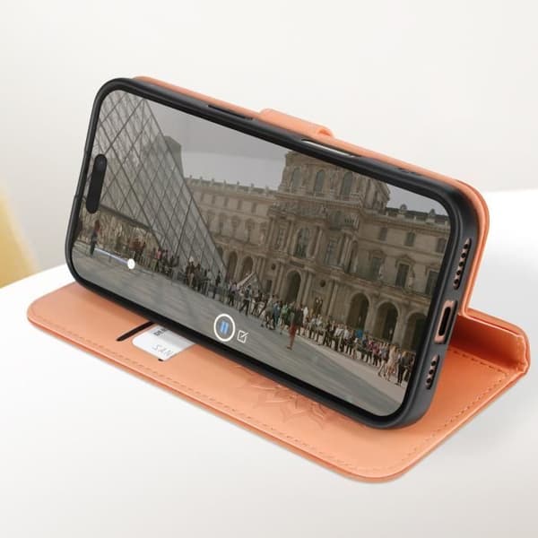 Madala iPhone 16 Pro plånboksfodral med handledsrem pulverrosa