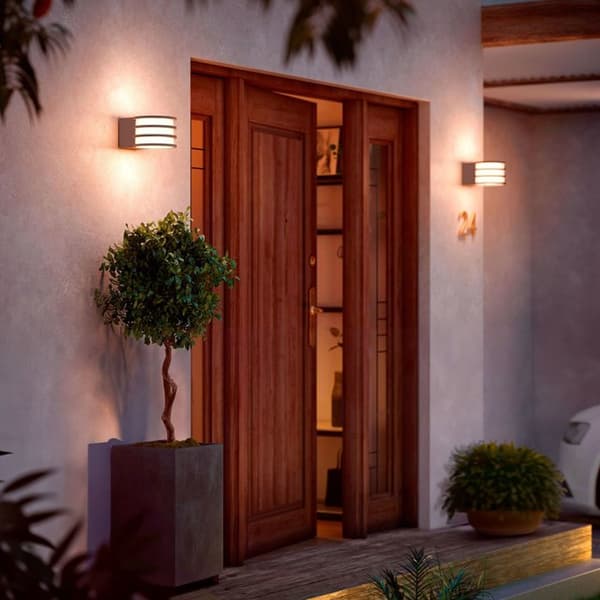 Philips Hue Lucca ulkovalaisin ulkokäyttöön antrasiitinharmaa, Zigbee älykäs, IP44, 1100 lm, E27