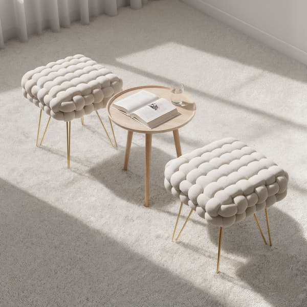 Akord Sittpuff Dotty Med Guldfärgade Ben Krämfärgad