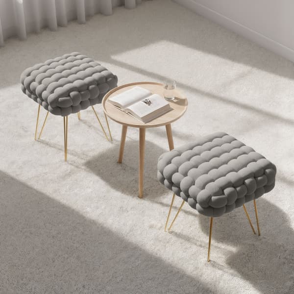 Akord Sittpuff Dotty Med Guldfärgade Ben Ljusgrå