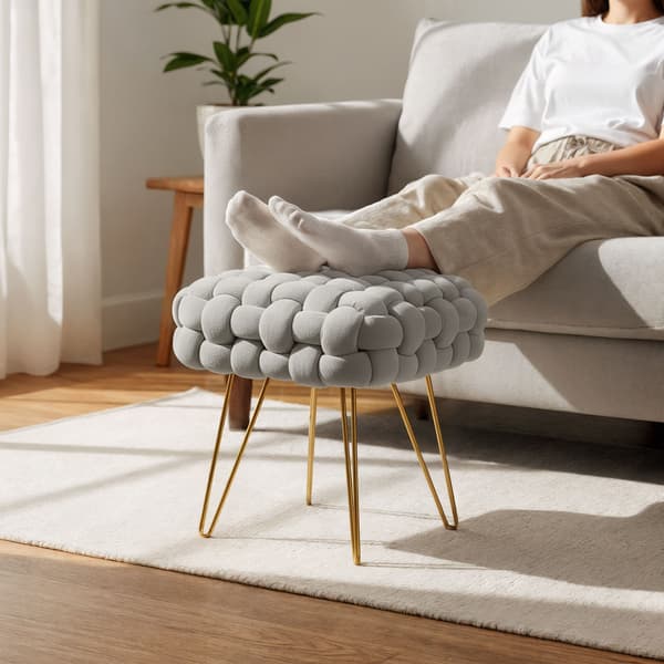 Akord Sittpuff Dotty Med Guldfärgade Ben Ljusgrå