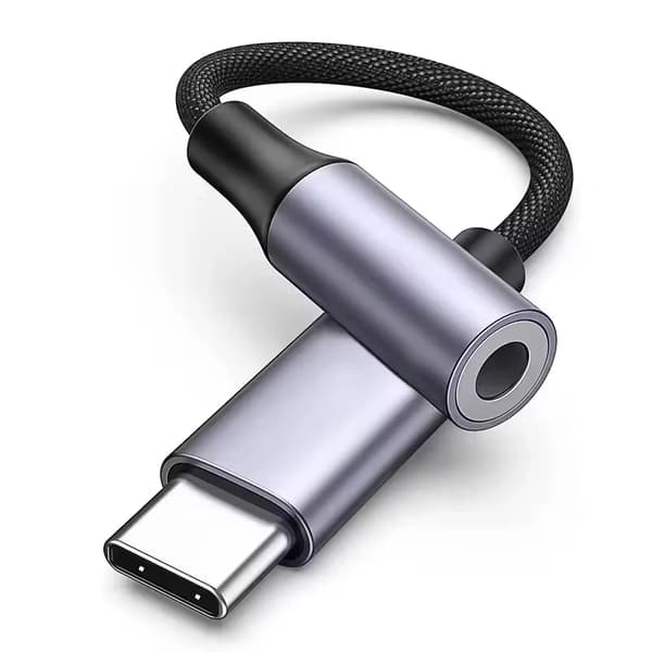 USB-C – 3,5mm Sovitin DAC-piirillä – Musta