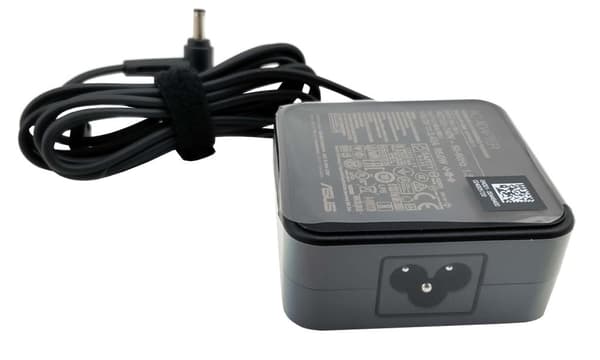 ASUS strømadapter 65W / 19V / 3,42A / 4,5mm / 3-pinners