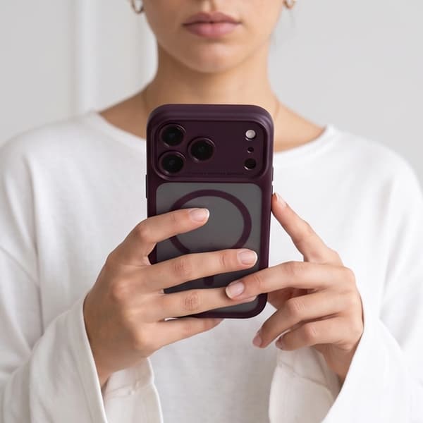 Tech-Protect Mobilskal För iPhone 18 Pro/17 Pro Magsafe Magpeak - Matte Burgundy