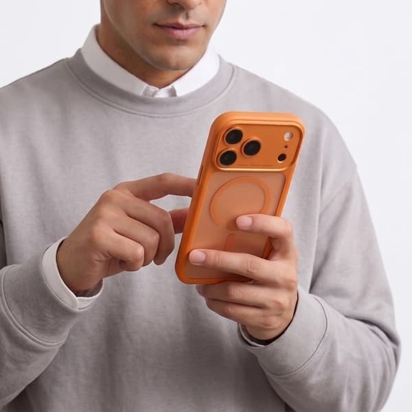 Tech-Protect Mobilskal För iPhone 18 Pro Magsafe Magpeak - Matte Cosmic Orange