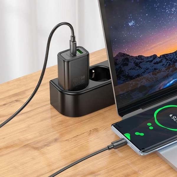 Hoco Hurtigoplader 20W 1xUSB-A 1xUSB-C PD QC3.0 3A N61 - Sort