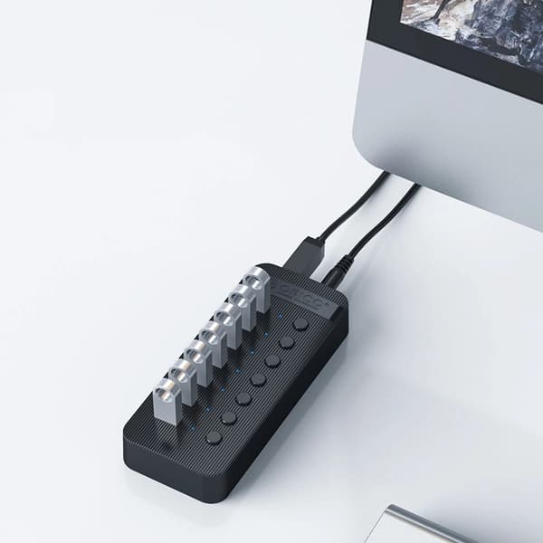 Orico Hub 13xUSB-A 3.0 kytkimellä - Musta