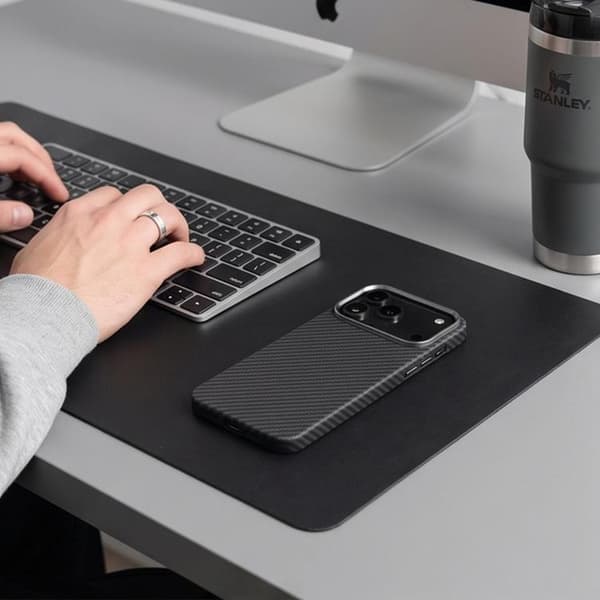 Tech-Protect Mobilskal till iPhone 18 Pro Max/17 Pro Max Magsafe Ion Carbon