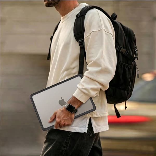 Tech-Protect Skal För Macbook Pro 16 Velar - Svart/Matte Clear