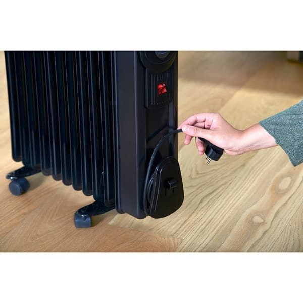 BLACK+DECKER Oliefyldt radiator 2000W Sort
