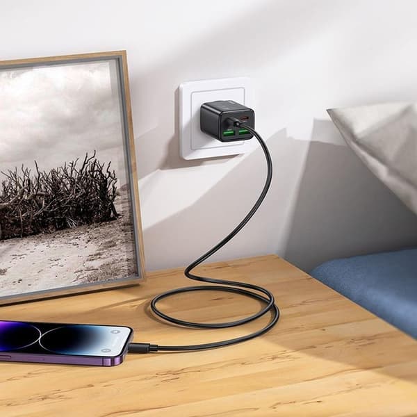 Hoco Hurtigoplader PD 20W 2xUSB-A 2xUSB-C QC3.0 3A med lynkabel N55