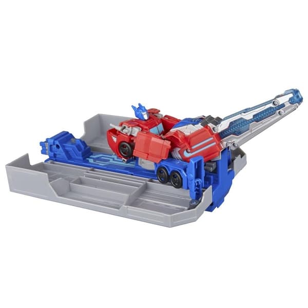 TRA Earthspark Optimus Prime Battle Trailer