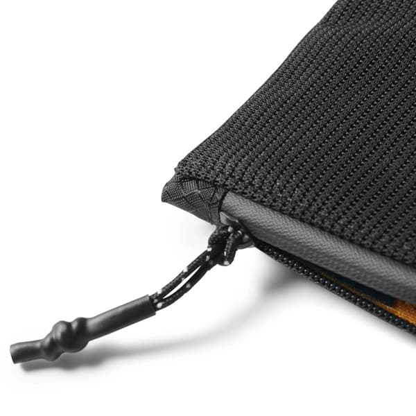 Spigen RFID-korttikotelo LF300 Soft - Musta