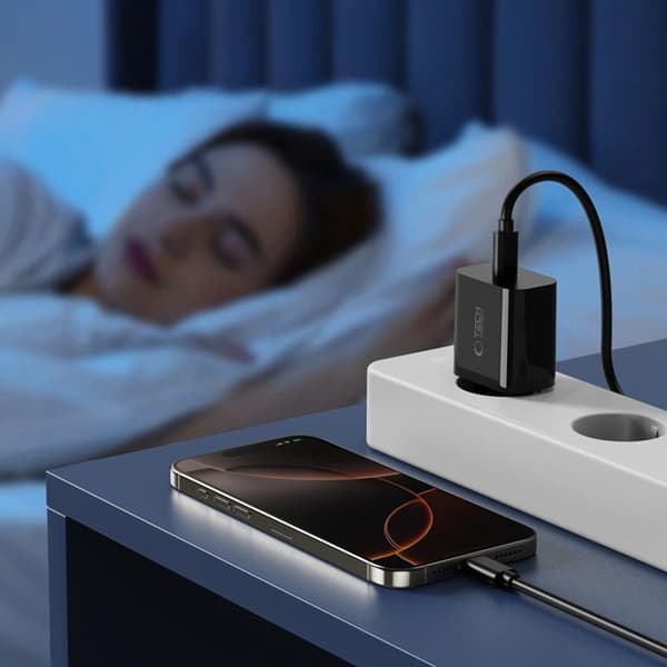 Tech-Protect Väggladdare USB-C 20W - Svart