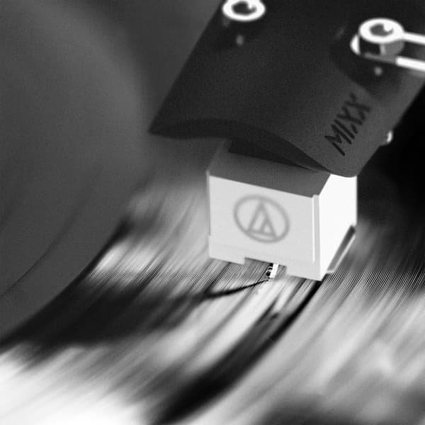 MIXX Vinyylilevysoitin System 5 Stereo Sis. Kaiuttimet Musta