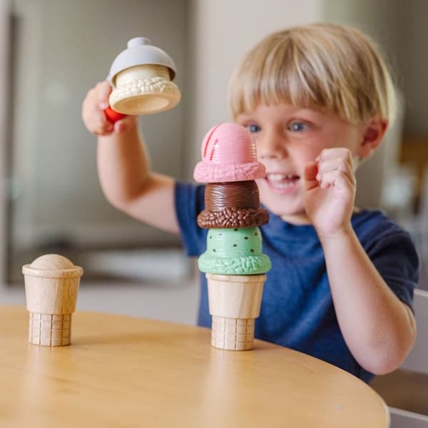 MND Leksak Scoop & Stack Ice Cream Cone Playset