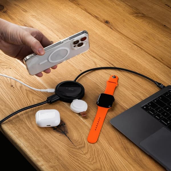 FIXED MagHub 7 in 1 USB-C HUB 4K & langaton lataus Musta