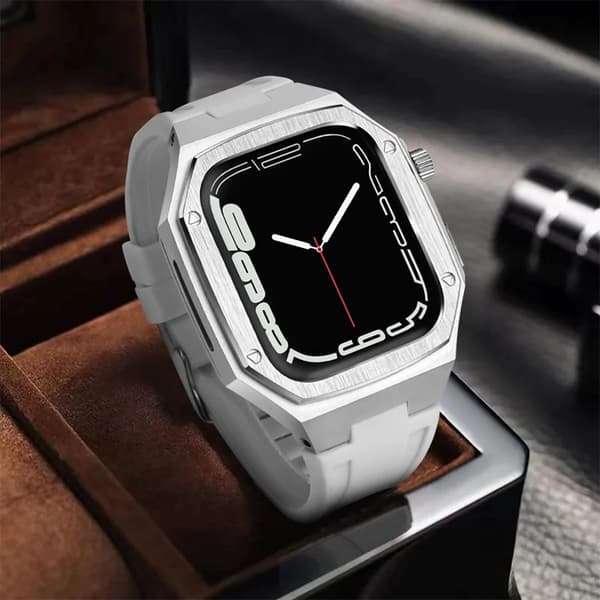 Apple Watch 7/8/9 (45mm) Luksusrem Armor Rustfrit Stål - Sort/Rød