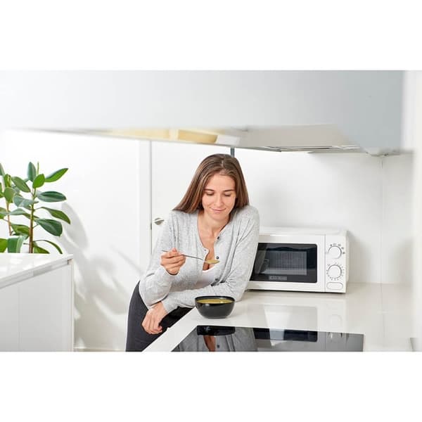 BLACK+DECKER Mikroaaltouuni 20L 700W Valkoinen