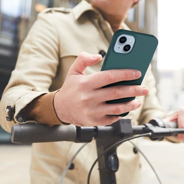 Mobilskal till iPhone 16e Matt - Mörkgrön