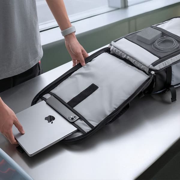 Tech-Protect Resväskor 24L 40x30x20 Defender S70 - Urban Grå