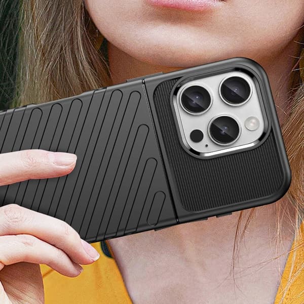 Mobilskal till iPhone 16e Thunder Armored - Svart